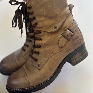 TAOS Crave Light Brown Leather Lace-Up Ankle Boots size 8